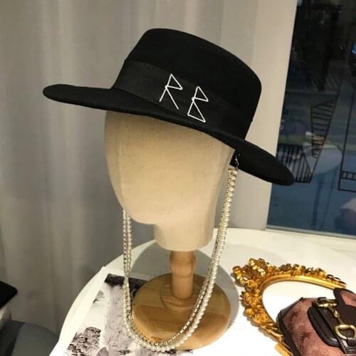 Autumn Winter Women Fedoras Wool Hats Ladies British Vintage Fashion Letter Chain Wide Birm Flat Top Fedoras Classic Women Hats