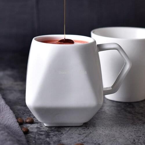 250ML Creative Coffee Mug White Ceramic Mug Milk Latte Coffee Cup Tea Mug Cute Irregular Shape Porcelain Mug for Coffee Tea Milk