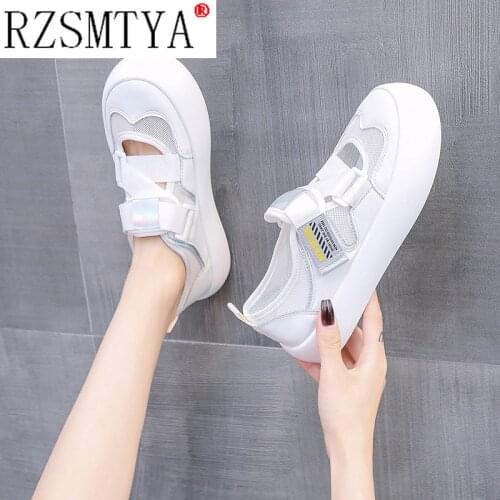 Net Shoes Womens Shoes 2021 New Hot Style One-pedal Summer Breathable Mesh Thick-soled Sponge Cake White Peas Shoes