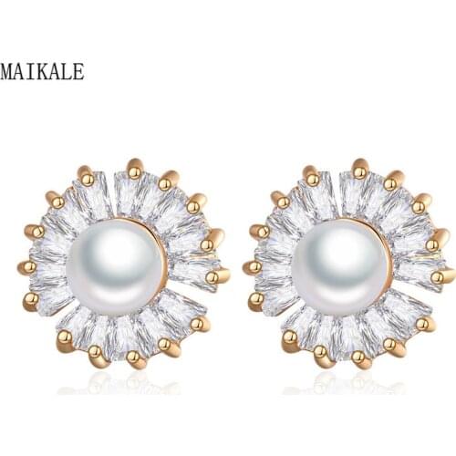 MAIKALE Simple Flower Zircon Stud Earrings with Pearl Round Cubic Zirconia Small Earings Korean Earrings for Women Jewelry Gift