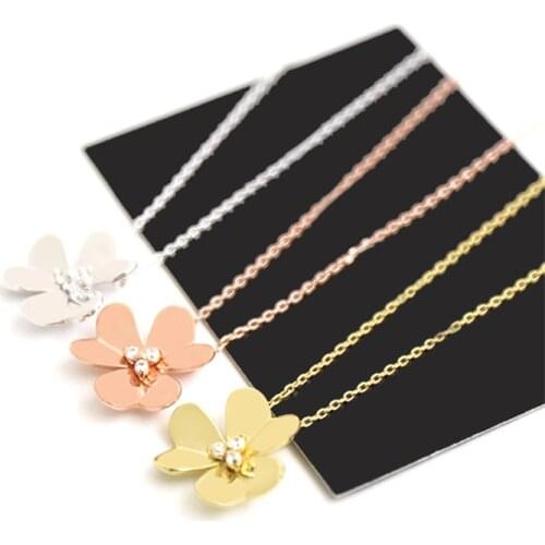 Three-dimensional Glossy Clover Necklace for Women AAA Zircon Flower Pendants Necklaces Luxury Brand Korean Jewelry Z315
