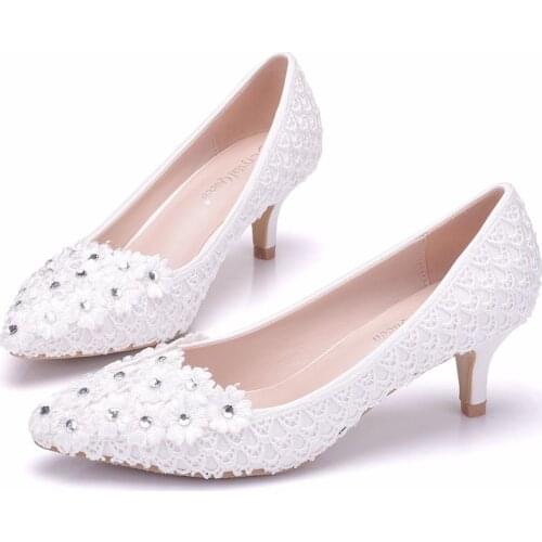 Crystal Queen 5cm Heel White Flower Lace Wedding Pump Shoes Low-Heeled Pearl Bridal Shoes Princess Pumps Platform Shoes