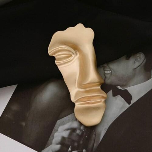 Ins Baroque Retro Embossment Beautiful Face Brooch Breastpin Gold Color Fashion Women Jewelry Girls Gift