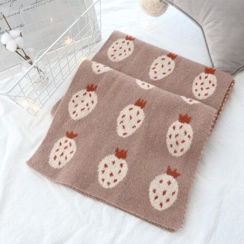 2019 Korean version of the new womens woolen scarf for autumn and winter,Lovely strawberry and pineapple knitted scarf woman