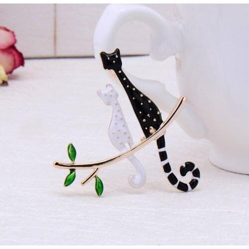 Blucome Vivid Cartoon Two Cats Shape Brooches Black Enamel Jewelry For Women Kids Coat Dress Collar Pins Party Accessories Gifts