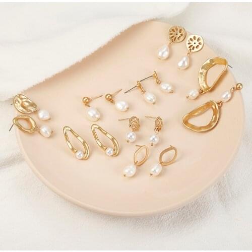 2020 Korea Design Metal Gold Geometric Irregular Circle Square Natural Freshwater Pearl Stud Earrings for Women Girl Gift