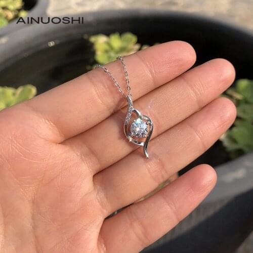 AINUOSHI 925 Sterling Silver Set With 1ct Round Cut Moissanite , Classic Pendant Necklace Suitable for Womens Daily Wear