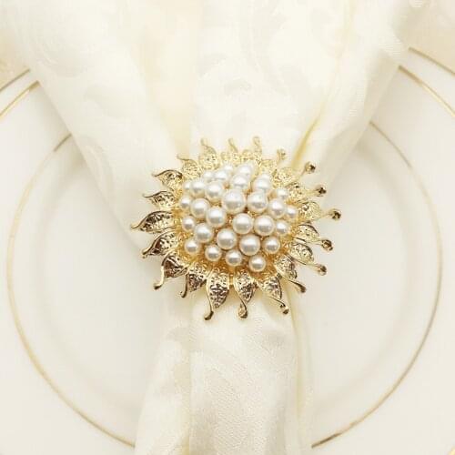 12pcs Luxurious Napkin Hotel Wedding Supplies Napkin Ring Gold Plated Diamond Pearl Napkin Buckle Desktop Decoration