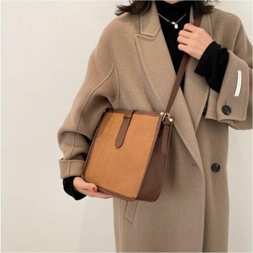 Bag Womens New Retro Bucket Bag 2021 Autumn and Winter Womens Bag Large-capacity Simple Shoulder Slung Bag