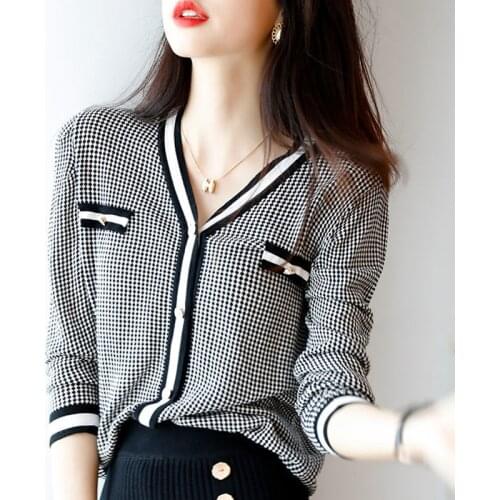 Women Spring Autumn Style Knitted Pullover Sweater Lady Casual Long Sleeve V-Neck Striped Printed Knitted Pullover Tops ZZ1092