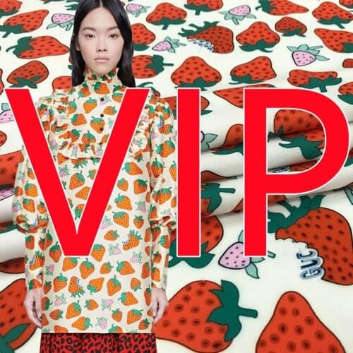 Italian Luxury Brand G Letter Printed Strawberry Polyester Fabric Fashion Clothing Dress Twist Fabrics Cloth Wholesale Per Meter