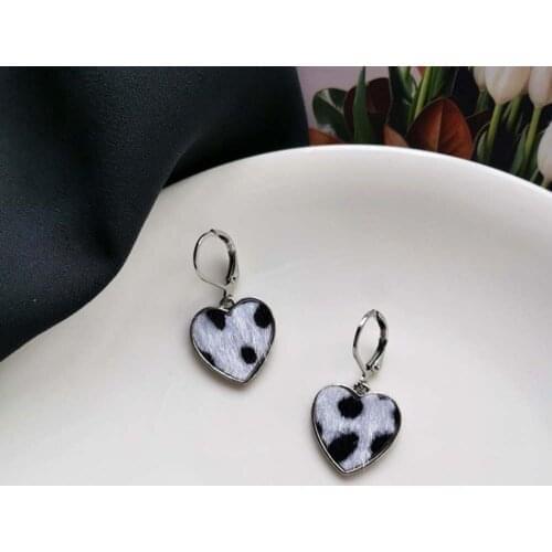 2021 Korean Fashion Cow Spotted Love Heart-shaped Plush Earrings Temperament Autumn Winter Retro Ear Jewelry for Women Gift