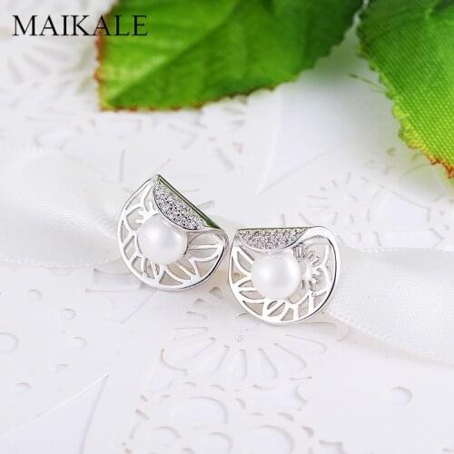 MAIKALE New Fashion Round Stud Earrings with Pearl Zirconia Hollow Geometric Silver Color Chram Earrings for Women Jewelry Gifts