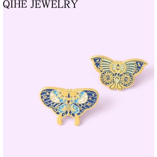 Starry Butterfly Enamel Pin Cartoon Punk Insect Brooches for Women Fashion Bag Lapel Pin Badge Metal Jewelry Gift 2021 Wholesale