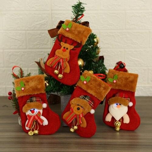Christmas Stockings Lovely Embroidery Pattern Hanging Stockings for Family Christmas Decoration xqmg Gift Holders Stockings 2021