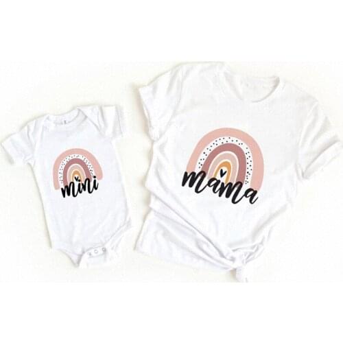 Family Look Outfits 1pcs Rainbow Mommy and Me Shirt Fashion Summer Family Matching Clothes Rainbow Mama and Mini T Shirt Cute