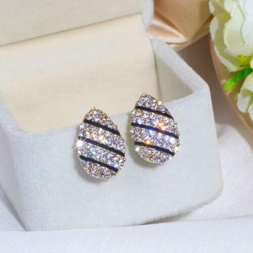 Luxury Female Crystal Stud Earring Trendy Elegant Water Drop Shape Gold Color Stud Earrings For Women Wedding Party Jewelry Gift
