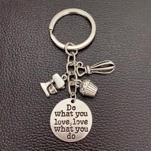 1pcs Cooking Keychain Cook Book Cupcake Charms Gift For Chef Bakers Baking Accessories Cake Makers Keyring