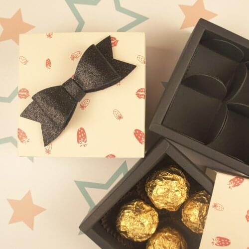 8.9*8.9*3.5CM strawberry kiss cute design 10 set Chocolate Paper Box valentine Christmas Birthday Gifts Packing Storage Boxes