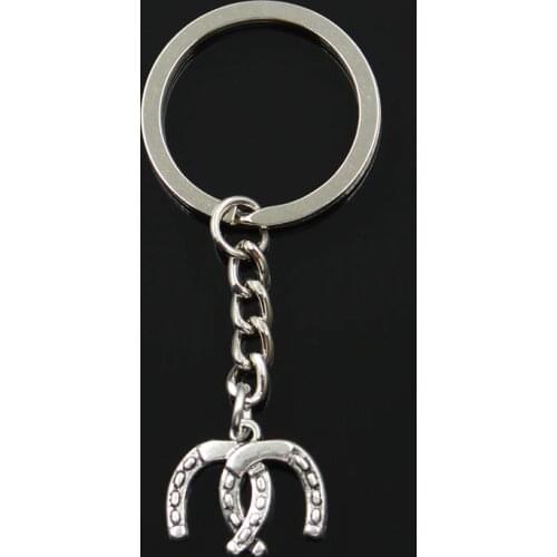 Keychain 17x20mm Double Lucky Horseshoe Horse Pendants DIY Men Jewelry Car Key Chain Ring Holder Souvenir For Gift