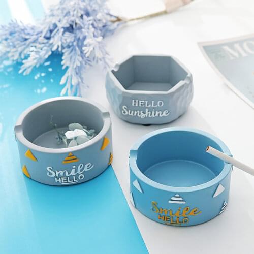 NEWYEARNEW Resin Simple Fashion Ashtray for Car Creative Luck Cigarettes Ash Tray Home Furnishing Decoration