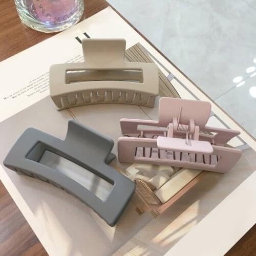Matte Large Hair Claw Geometric Square Hollow Crab Hairpin For Women Girls Bath Pontail Clips Solid Color Hair Accessories