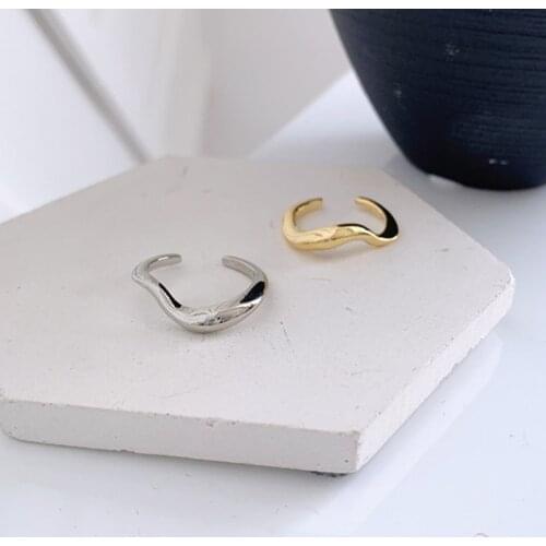2019 New Trendy Matte Gold Irregular Curve Bending Smooth Glossy Geometric Ring For Women Girls Party Jewelry Gifts