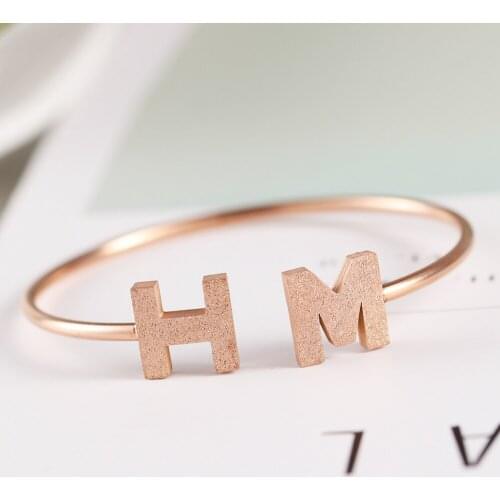 New Design IP Vacuum Plating Titanium Steel Big Letter HM One Size Jewelry Rose Gold Fashion Ladies Bracelet