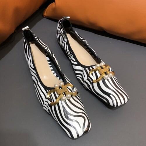 Spring 2021 New Square Toe Flat Bottom Womens Shoes European and American Street Crocodile Pattern Metal Buckle