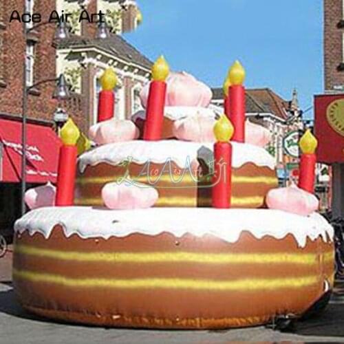 Giant inflatable birthday cakes,party cake models and replica with candles for sale