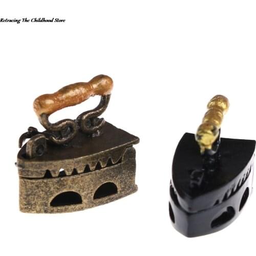 Hot Koop Mini Poppenhuis Miniatuur 1:12 Dollhouse Room Model Mini Old Miniature Iron clothes Tool Urniture Speelgoed Accessoires