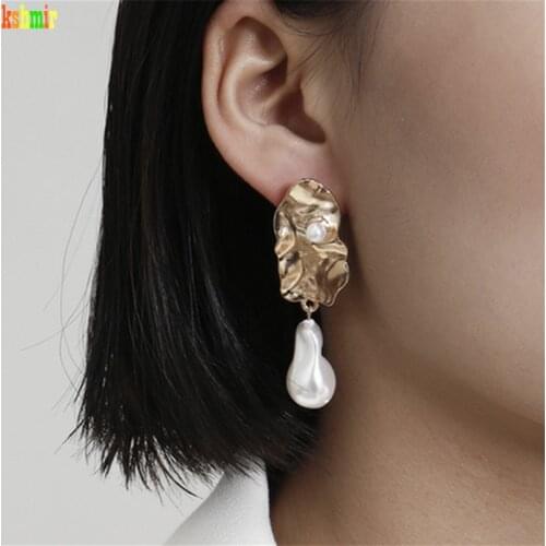 Kshmir 2020 New Drop Style Women Imitate Baroque Pearl Earrings Gold Pearl Earrings French Retro Metal Earrings Birthday Party