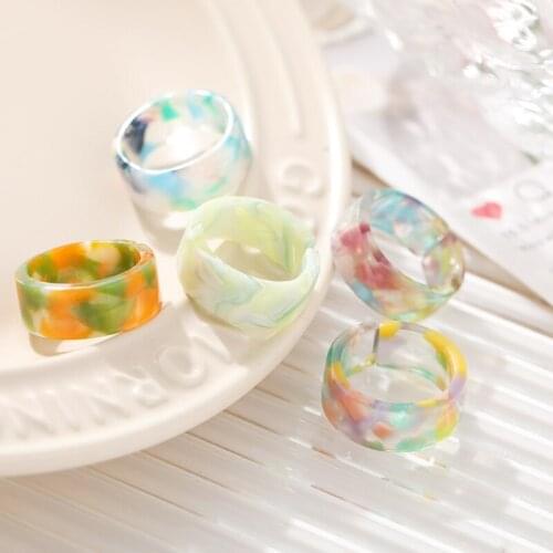 Origin Summer Fashion Clear Arcylic Contrasted Rings for Women Girls Candy Colour Resin Chunky Index Finger Rings Accessories