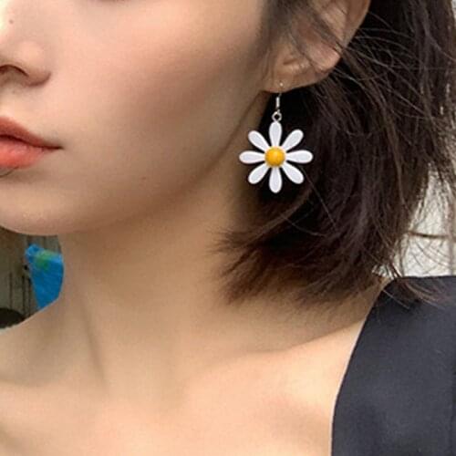 Hot Style Personality Ladies Earrings Candy Color Resin Daisy Personality Flowers Wild Earrings Jewelry Gift