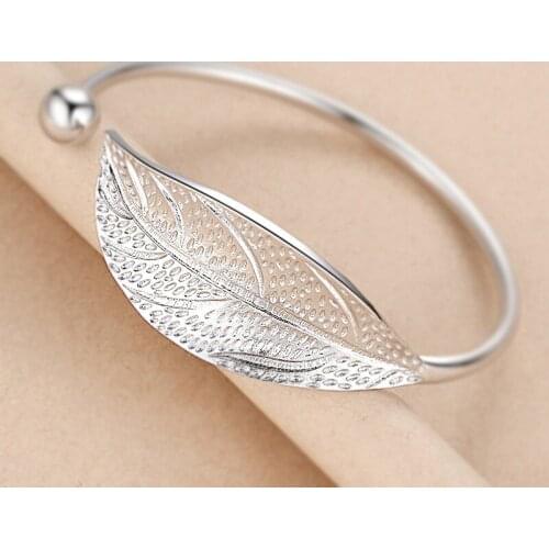 Fashion Personality Trend Leaf Charm Bracelet Adjustable Leaf Bracelet Womens Wedding Jewelry Birthday Gift