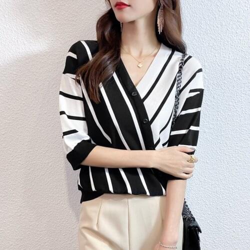 Striped short-sleeved t-shirt women loose half-sleeved tops 2021 summer new v-neck ice silk sweater thin tide