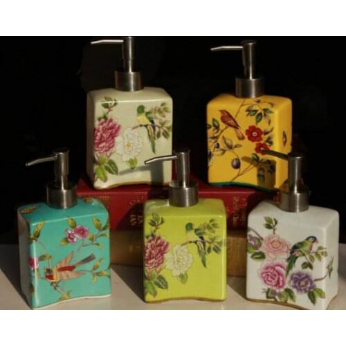 Chinese Retro Large Capacity Ceramic Flower Painted Hand Sanitizer Bottle Hotel Bathroom Shower Gel Hand Sanitizer Bottle LFB273