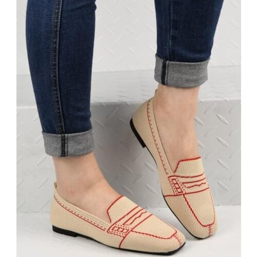 2021 New Womens Flat Shoes Outdoor Leisure Low Upper Shoes Comfortable Walking Shoes Joker Loafer Set Foot Womens Single Shoes