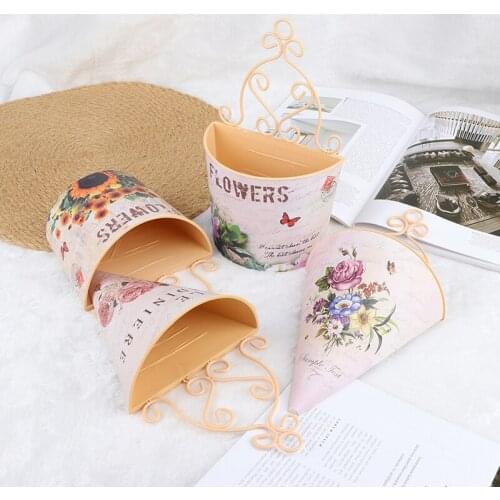 1Pcs Plastic Wall Hanging Flower Vase Pot Wall Flower Basket Rural Garden Home Decoration Flower Basket Home Decor