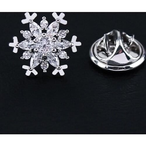 Fashion Classic Small Snowflake Brooch For Hat Accessories High-quality Cubic Zirconia Metal Suit Lapel Collar Pins For Women