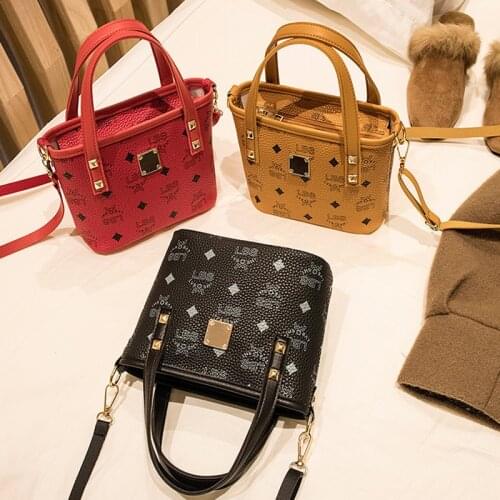 2020 new womens handbag printing contrast color slung bucket bag fashion Joker mobile phone bag gift bag Tote bag