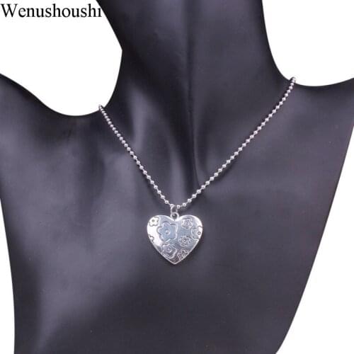 2.7*2.5cm Vintage Flower Necklace For Women 2020 Rock Letter Heart Necklaces Antique Silver Color Alloy Nickel Free di217