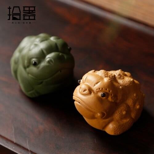 Purple sand tea pet ornaments fine products can raise small tripod Golden Toad household fortune making creative tea play Kung F