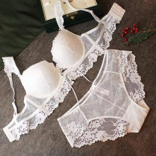 Sexy lace widened shoulder strap bralette flying sleeve retro velvet drawstring concentrated gathering thick sponge bra set