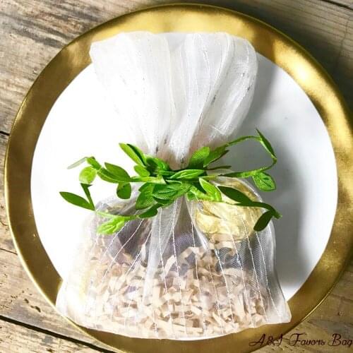 50pcs bulk Unique White Elegant Bridal Party Organza Candy bag Wedding Engagement favor gift chocolate bags for guests