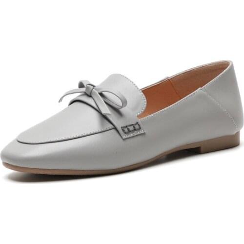 In the spring of 2019 leather womens leisure shallow mouth 40 and 42 square head driving shoes