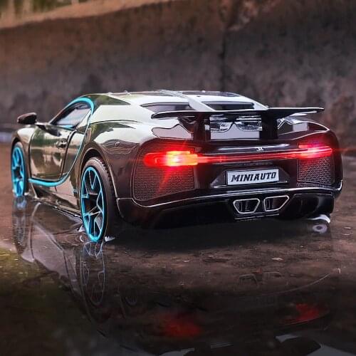 1:32 Bugatti Chiron Alloy Sports Car Model Diecast Toy Vehicle Metal SuperCar Model Collection High Simulation Children Toy Gift