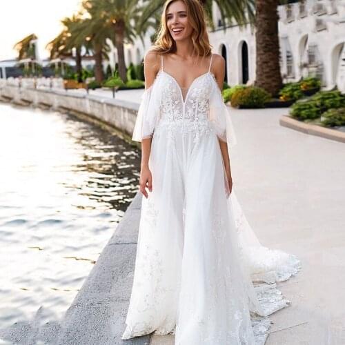 2021 New Gorgeous Lace Boho Bridal Wedding Dresses with Off Shoulder Draped Sleeves Wedding Gowns for Bride Spaghetti Straps
