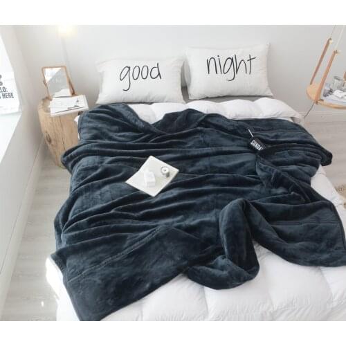 Japanese style non-printing style velvet blanket thick solid color autumn and winter flannel good office blanket antistatic bed