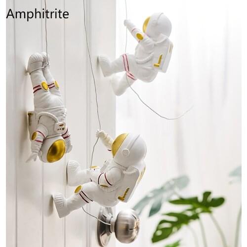 Nordic Cartoon Astronaut Sculpture Figure Wall Decoration Accessories Modern Home Decoration Ornament Wall Hanging